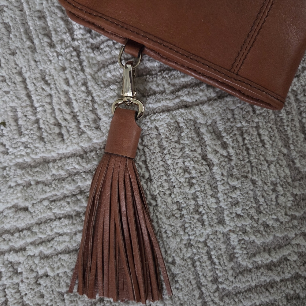 Banana Republic Cognac Leather Wristlet/Clutch NWT RARE Find - Picture 5 of 8